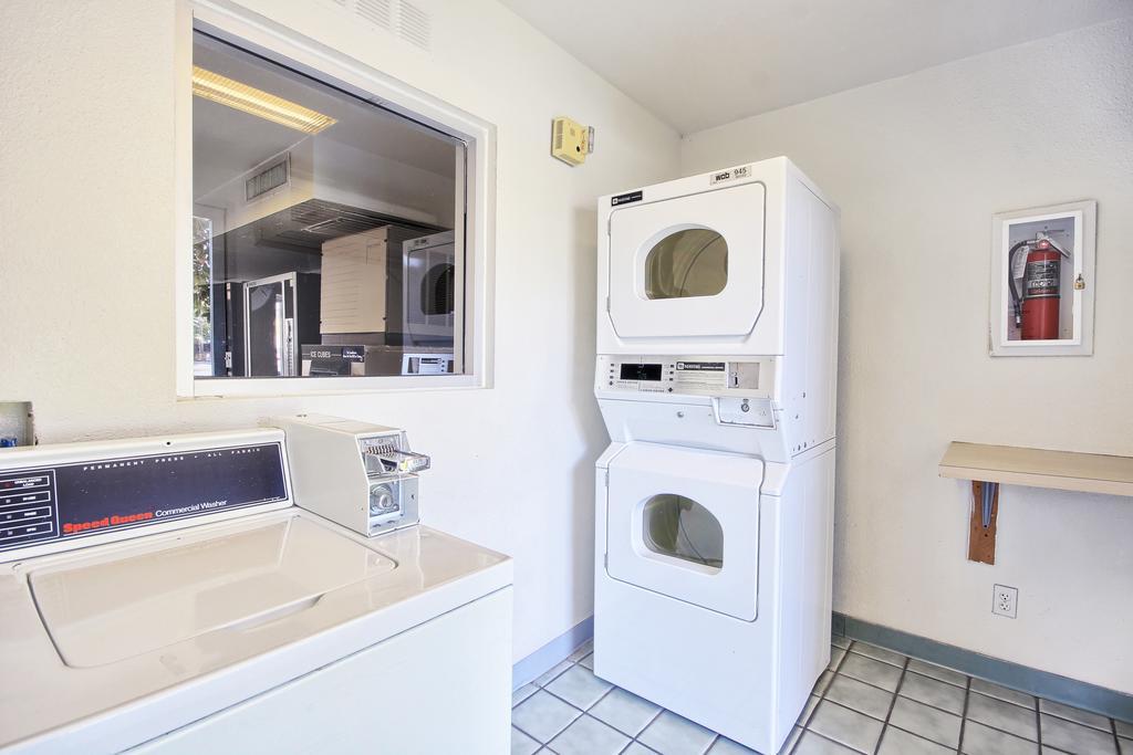 Motel 6-Porterville, Ca מראה חיצוני תמונה
