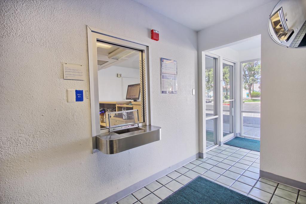 Motel 6-Porterville, Ca מראה חיצוני תמונה